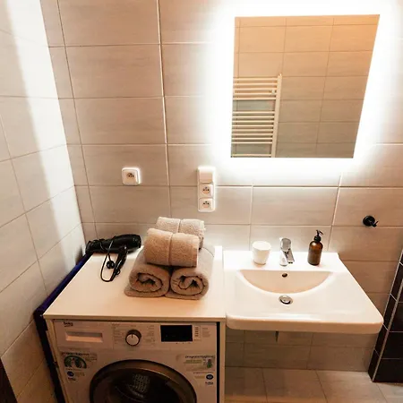 Apartmán V Centru Zelezne Rudy Se Zahradkou Železná Ruda