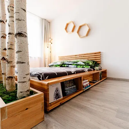 V Centru Zelezne Rudy Se Zahradkou Apartmán *